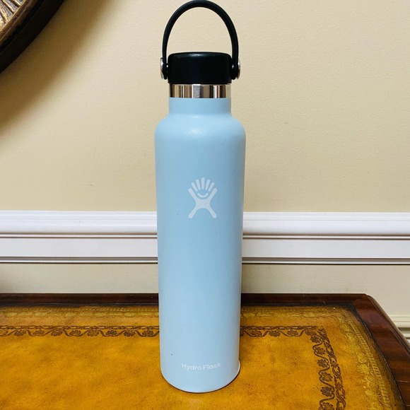 Hydro Flask 24 ounce Standard Mouth Vacuum Water Bottle with Flex Cap - Picture 4 of 8